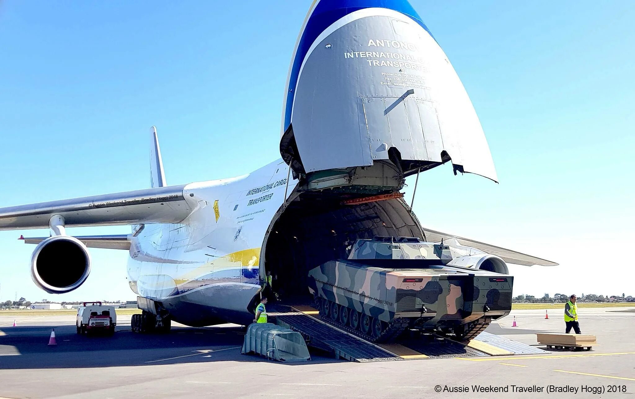 Первый грузовой самолет. АН 225 Волга Днепр.