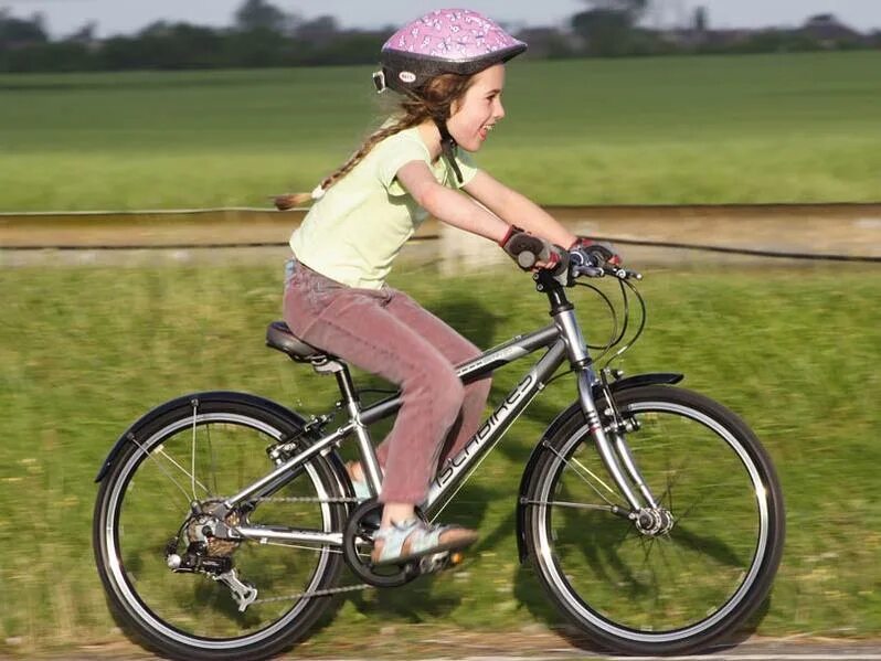 Какой велосипед выбрать для девочки. Велосипеды для подростков девочек. Девочка катается на велос. Подросток на велосипеде. Велик для детей.
