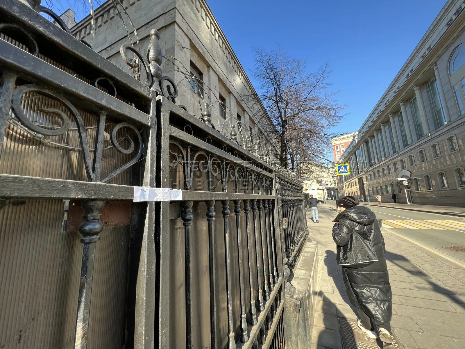 Посольство в москве работает или нет. Посольство украины в москве. посольство украины в москве сейчас. посольство украины в москве фото. посольство украины в москве фото здания.