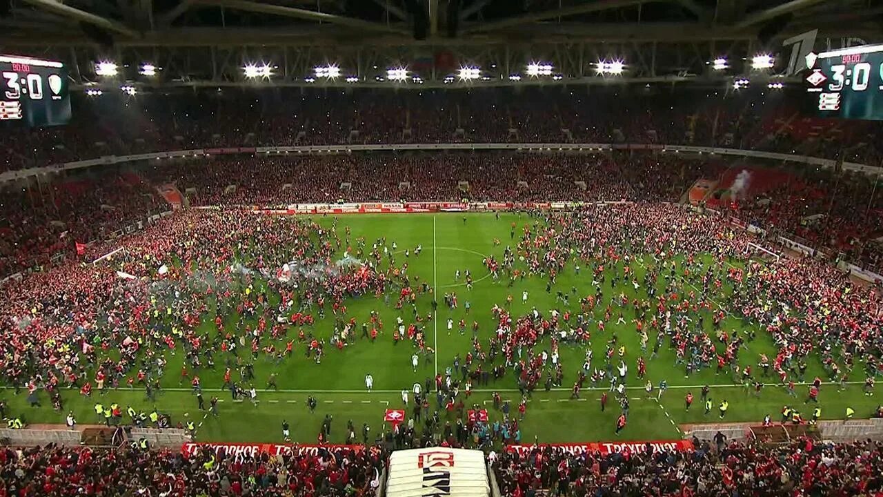 Открой фанат. Чемпионство спартака 2017. фанаты спартака на поле.