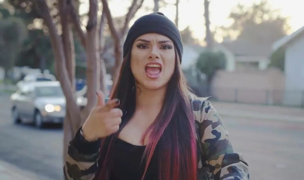 Snow tha product. Очки snow tha product. snow tha product без макияжа. snow tha don. snow tha product son.