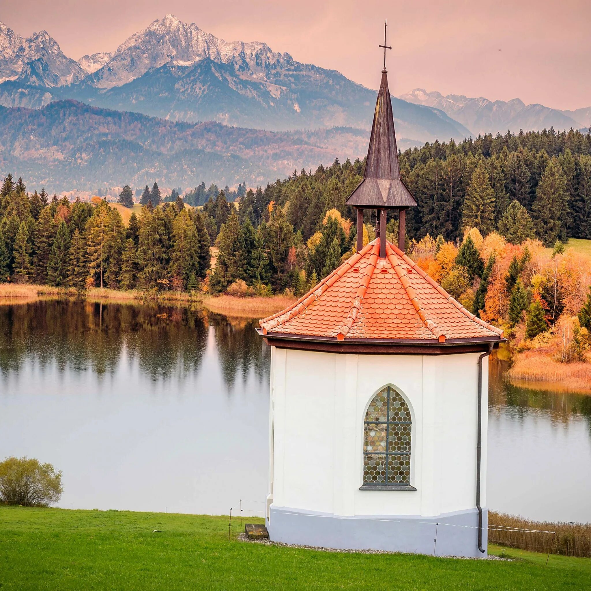 Часовня ольги в пскове. Румыния часовенки. Саракташ водосвятная часовня. Церковь параскевы пятницы красноярск. Часовня василия великого рыбинск.
