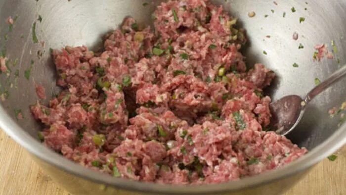 Манты сочные с фаршем. Фарш для мантов. Как сделать фарш для мантов. Фарш для мантов из говядины. Манты сочные с фаршем.