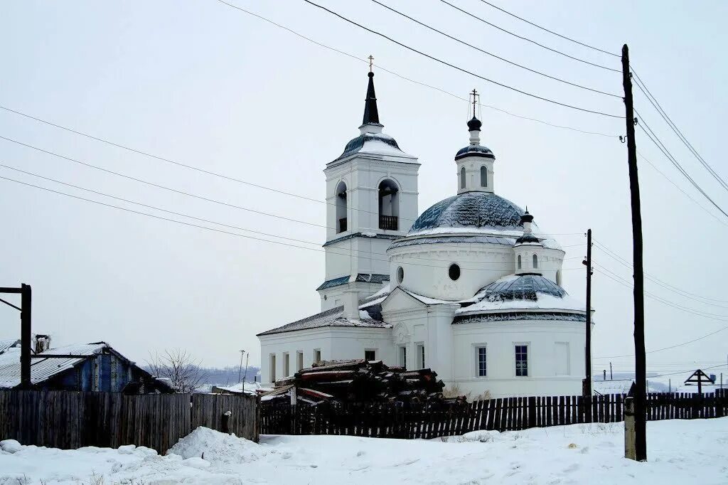 Церковь троицы живоначальной с. Село частоостровское красноярский. Частоостровское красноярский край церковь. Емельяново. Церковь в частоостровском красноярский край.