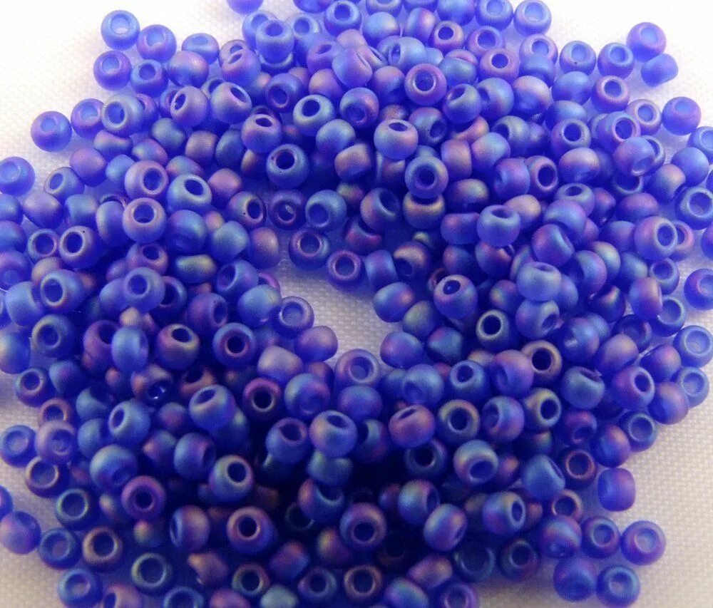 Бисер preciosa 17796. Бисер preciosa чешский 91030. Бисер тохо радужный. Как выглядит бисер. Переливающийся бисер.