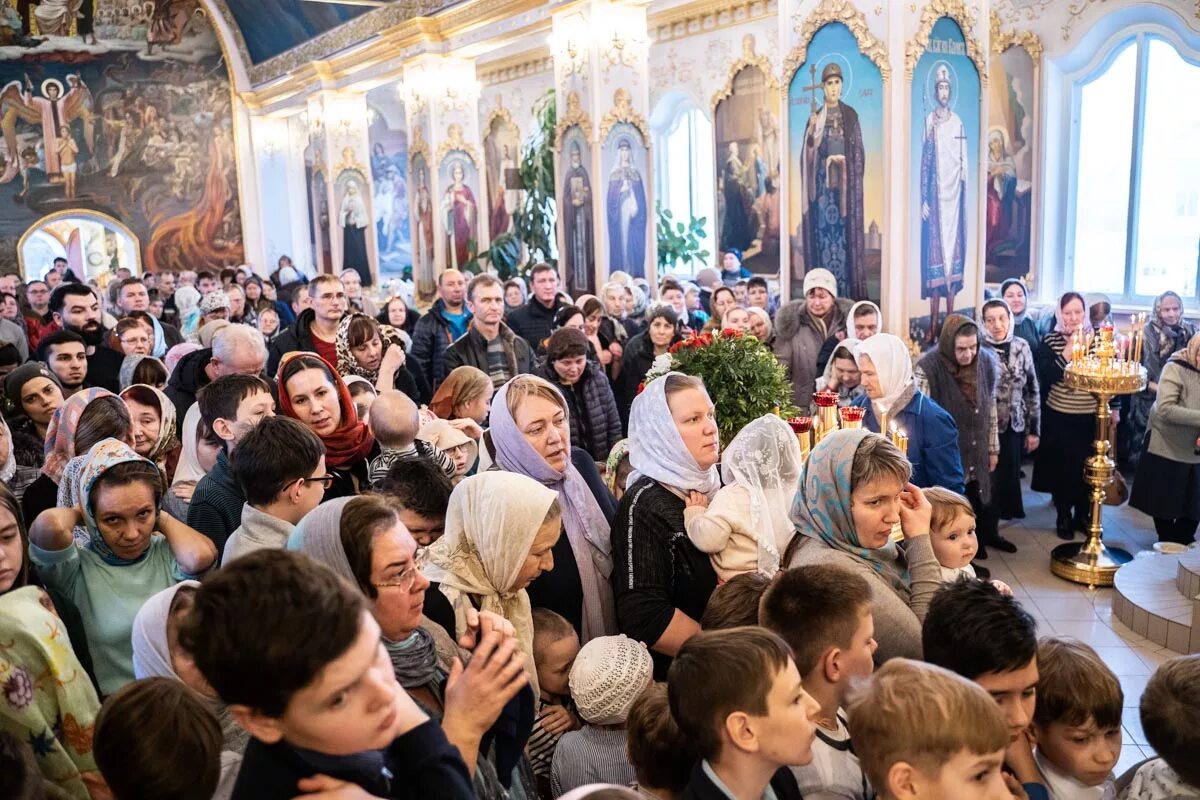 трансляция рождество. трансляция богослужения по телевидению. ярославль рождества христова алтарь. православное рождество 7 января. 2 и.