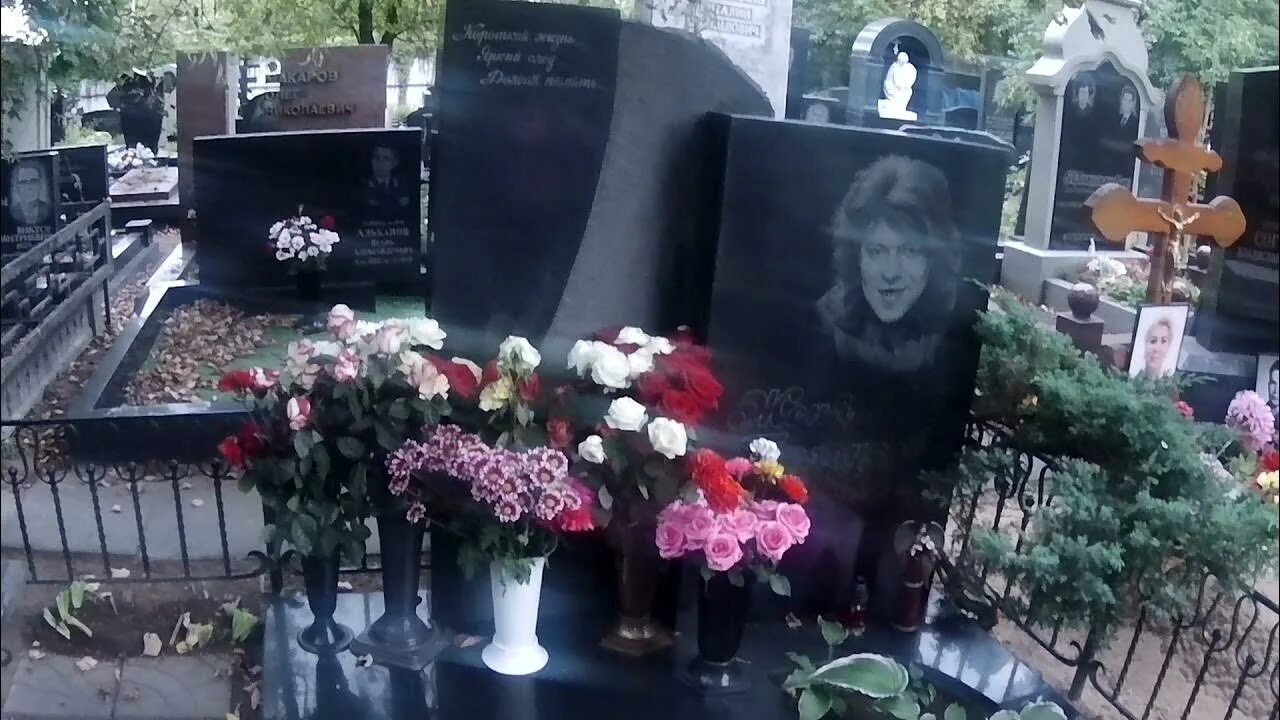 Могила жени Белоусова 1997. Похороны жени Белоусова 1997. Женя Белоусов могила 1997.