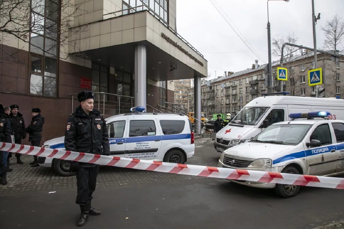 Школа заминирована новости. Заминированные школы в Москве. Минирование. Минирование школ. Заминированное здание.