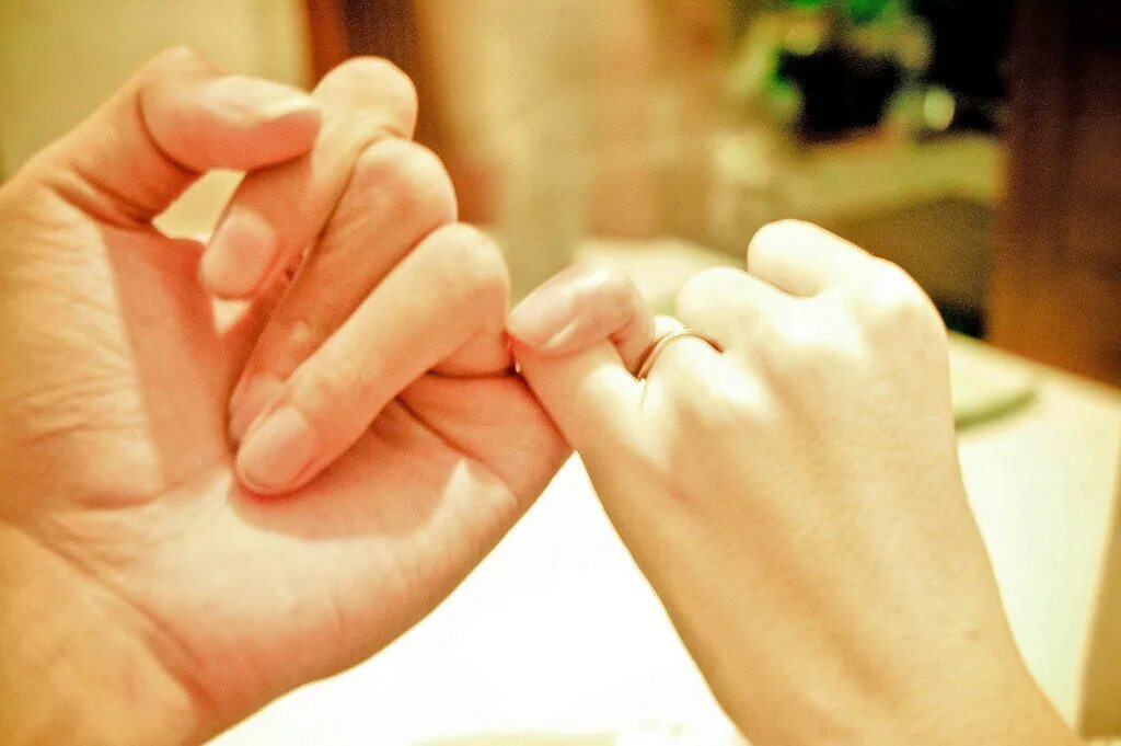 Give promise. Картинка promises. the promise. fulfill a promise. promise to.