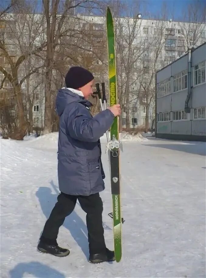 Доклад по физре на тему лыжная подготовка. Лыж 32 размер. Правильно выбрать лыжные палки. Как правильно переносить лыжи. Построение на уроках лыжной.