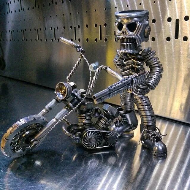 Т-2000 терминатор. Семь металлов создал свет. Металл создан человеком. Фигурки из металлолома. Металлы в древности.