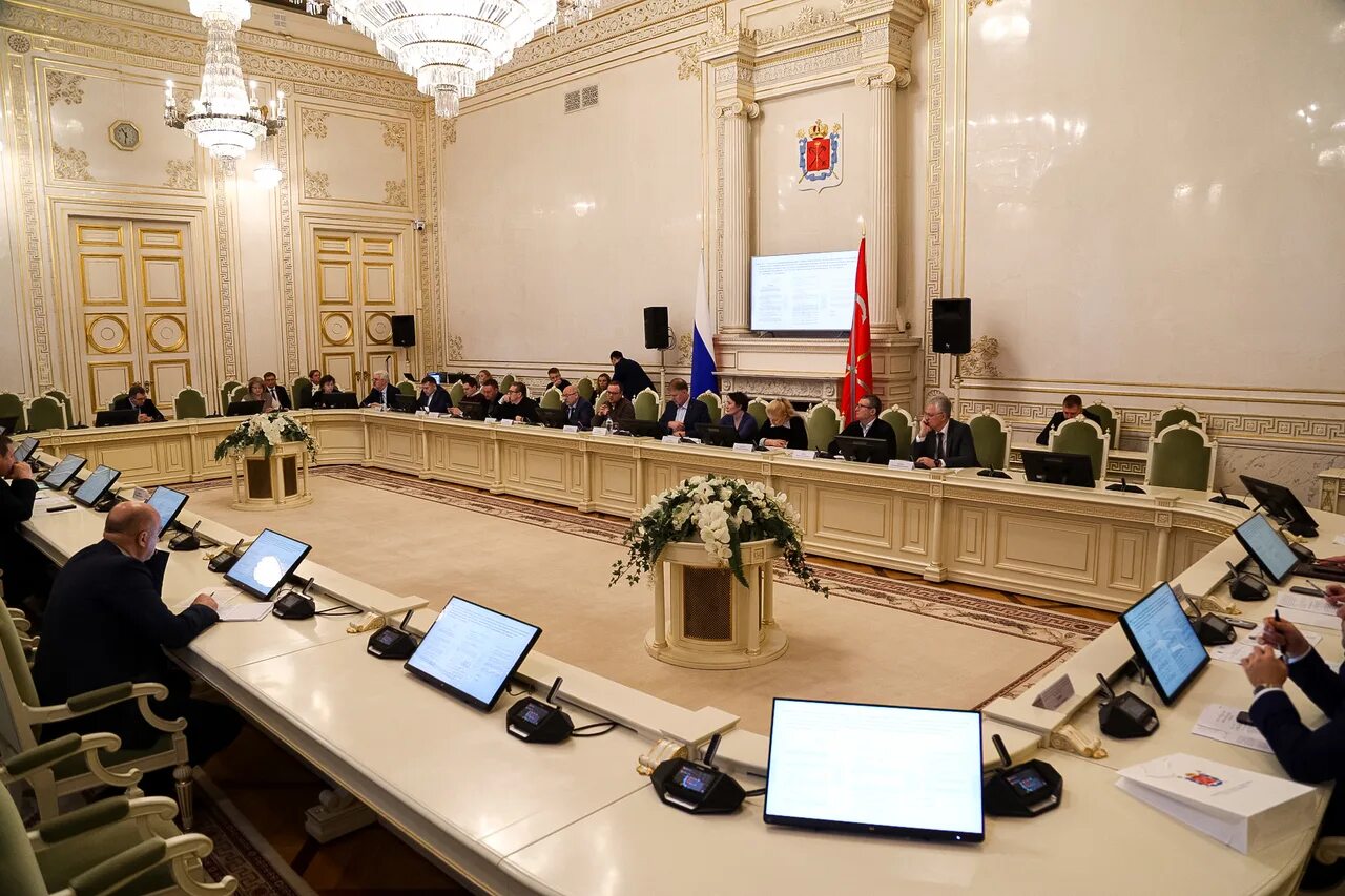 Власти аннулировали. Власти аннулировали. Власти аннулировали. Власти аннулировали. Лукашенко с пистолетом.