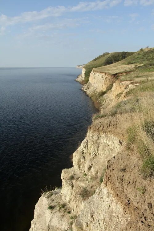 Погода в ильмене самарская область. Волгоградское водохранилище. Ильмень Суворовский водохранилище. Волгоградское водохранилище фото. Столбы на Волгоградском водохранилище.