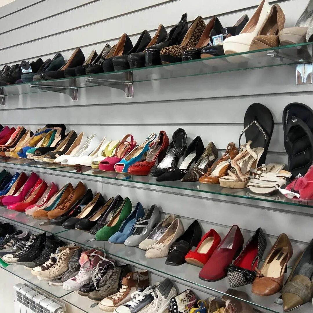 секонд хенд апатиты. обувной хенд. обувной хенд. обувь секонд хенд. большой выбор обуви.