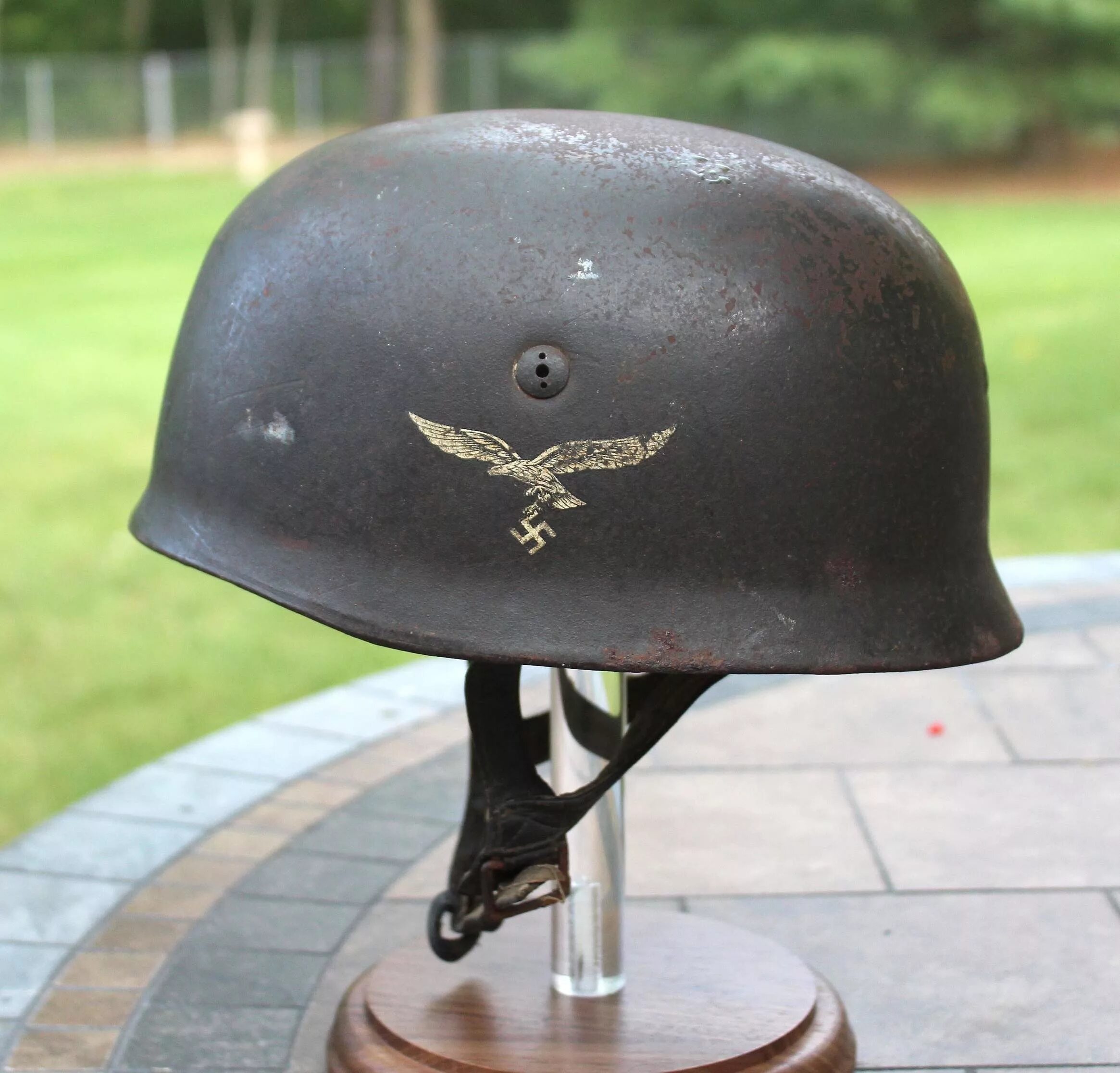 Каска солдата вермахта 1941. Каски второй мировой войны вермахта. Шлем м36 Вермахт. Каска м1 вв2.
