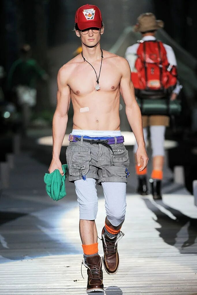 Dsquared одежда. Дискваред2 одежда. dsquared2 одежда. дискваред 2. dsquared2 men.