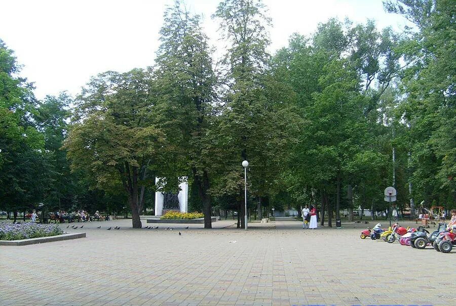 Парк бородино курск. Курск парк бородино загс. Парк бородино курск. Парк героев гражданской. Памятник в парке бородино курск.