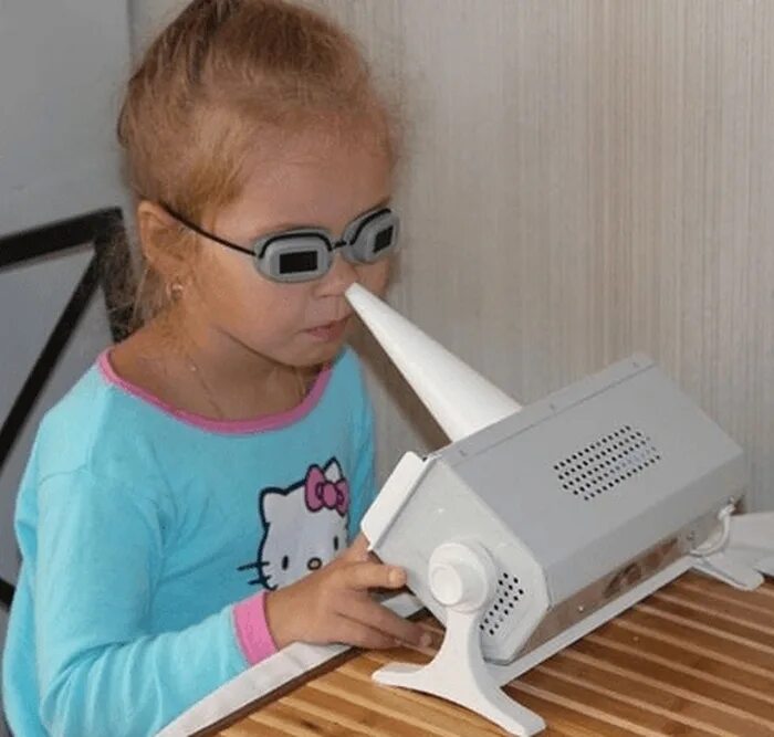 Прогреть ребенка. Прогреть ребенка. Закапывание капель в нос детям. Парить ноги с горчицей ребенку. Прогреть ребенка.