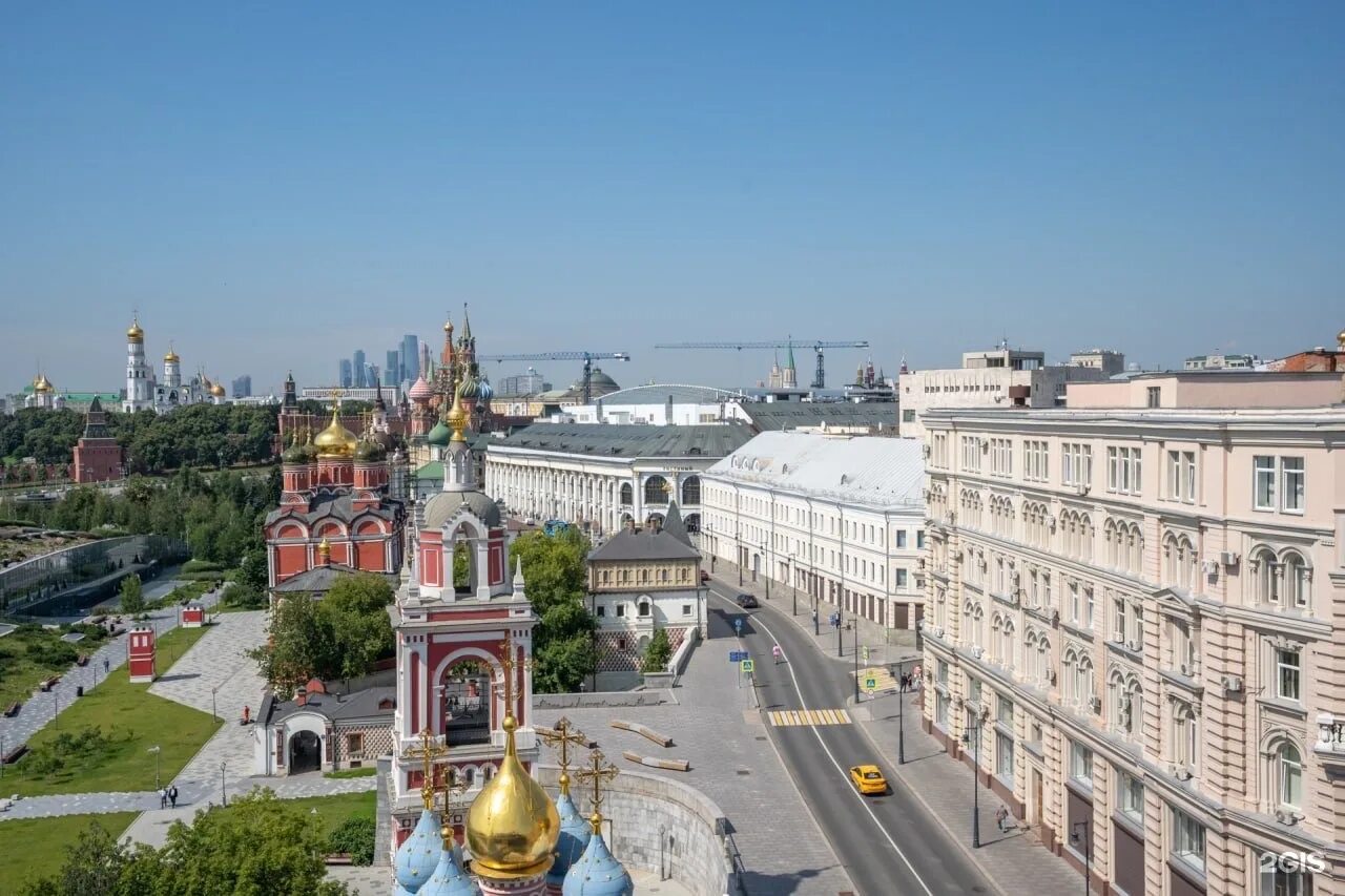 Улица варварка в москве достопримечательности. Улица варварка 6. Варварка зарядье. Китай-город и улица варварка. Улица варварка.