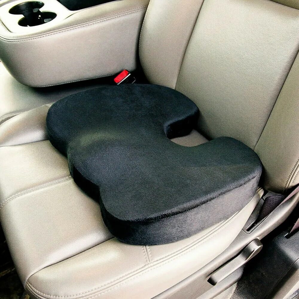 Сколько стоят сидушки. Подушка на сиденье автомобиля. Подушка для сидения. Подушка на водительское сиденье.