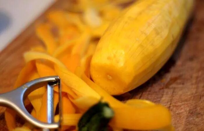 Цукини чистят ли от кожуры