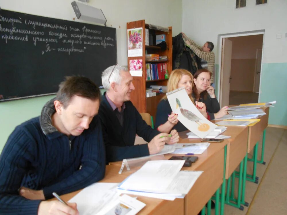 Гимназия евпатория. Гимназия им сельвинского евпатория. мбоу гимназия им. и. сельвинского, евпатория. гимназия имени сельвинского евпатория директор. директор гимназии имени ильи сельвинского.