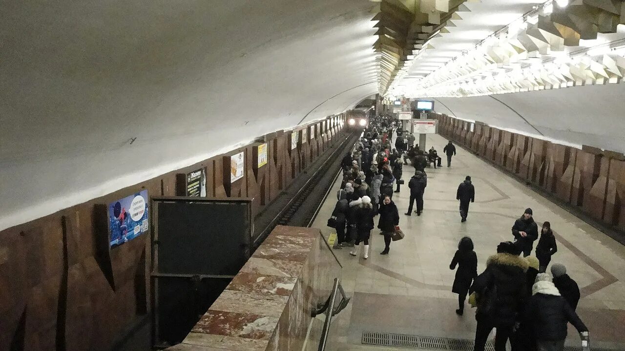 Метро площадь маркса новосибирск. Станция метро Карла Маркса Новосибирск. Площадь Маркса (станция метро). Станция метро площадь Маркса Новосибирск. Площадь Карла Маркса Новосибирск метро.