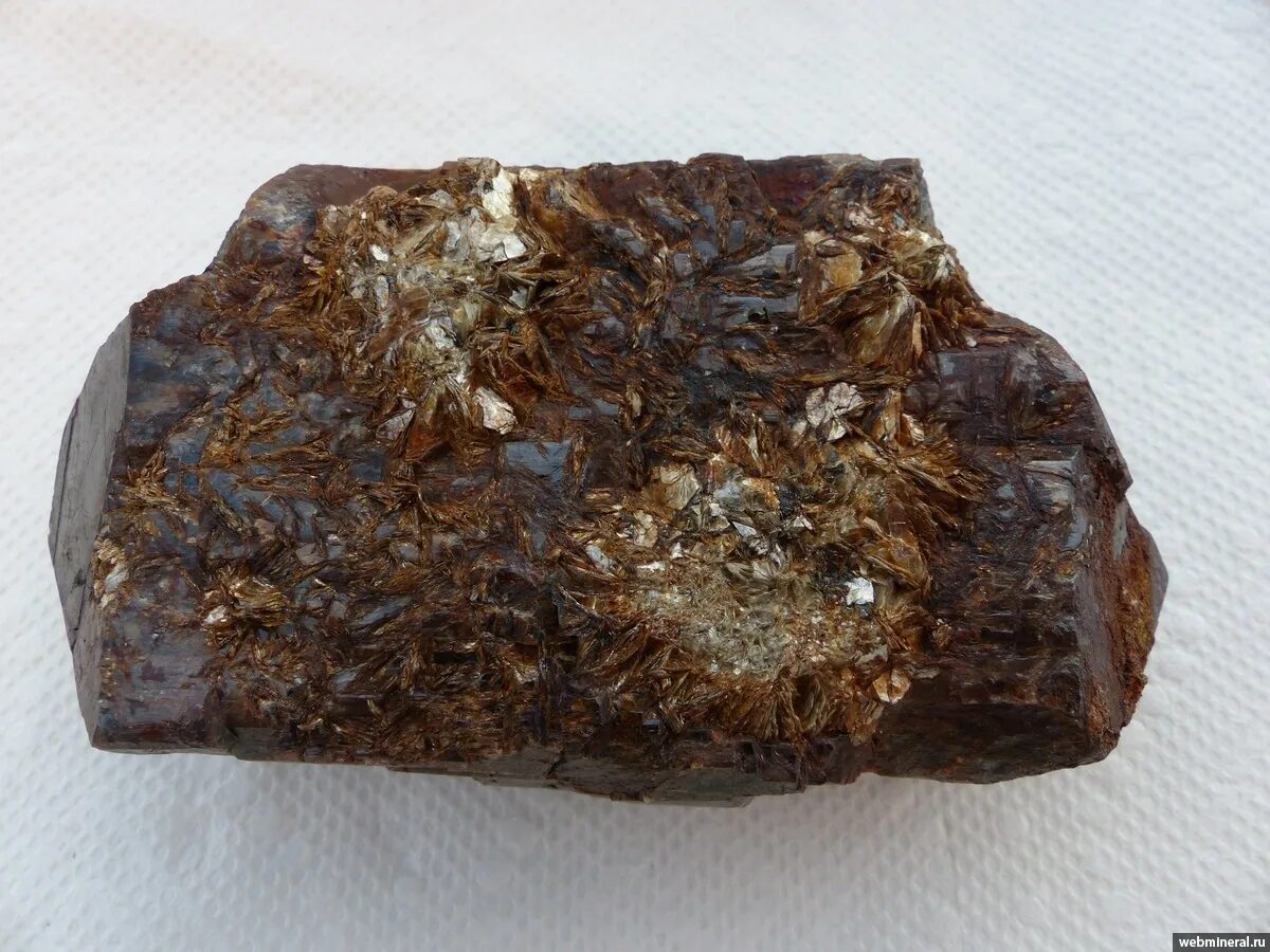 Оловянный Колчедан касситерит. Касситерит минерал. Минерал олова касситерит. Станнин минерал.
