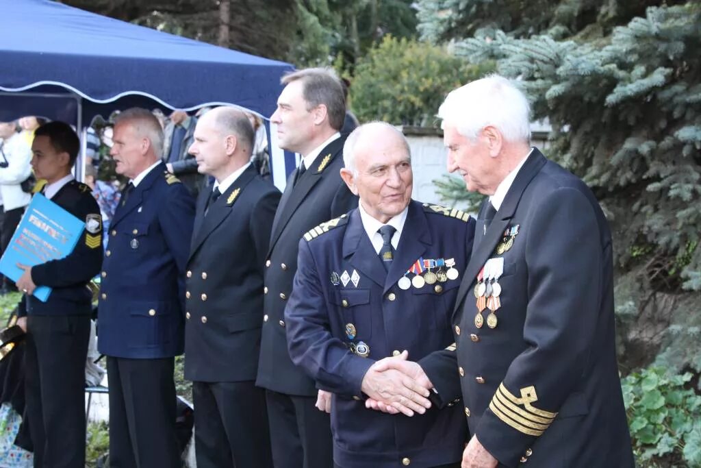 КМРК. Рыбопромышленный колледж Калининград. Камчатский морской рыбопромышленный техникум. Калининградское мореходное училище. Сайт кмрк калининград