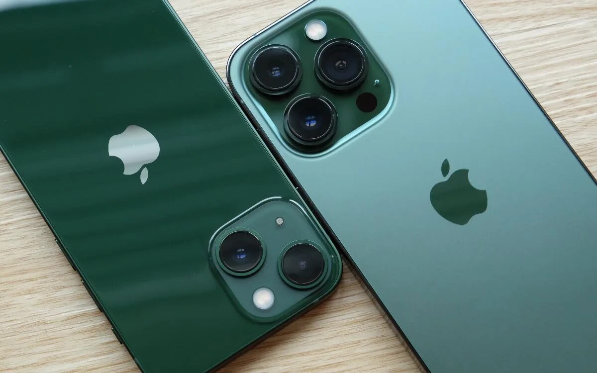 Iphone 8 зеленый. Iphone 11 Pro зеленый. Iphone 13 Pro Green. Iphone 13 Green and iphone 13 Pro Green. Iphone 13 Mini Green.