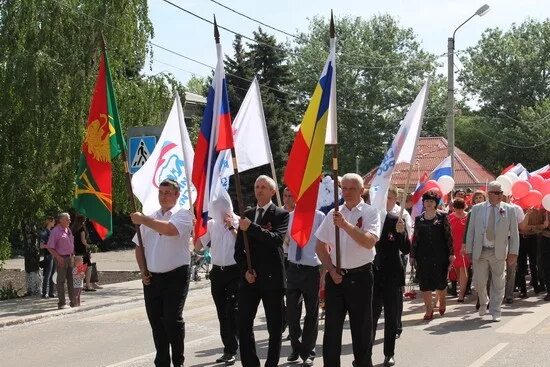 Гусев чертковского. Чертковский район Ростовской области. Администрация Чертковского района. Глава Чертковского района Ростовской области. Молодежь Чертковского района Ростовской.