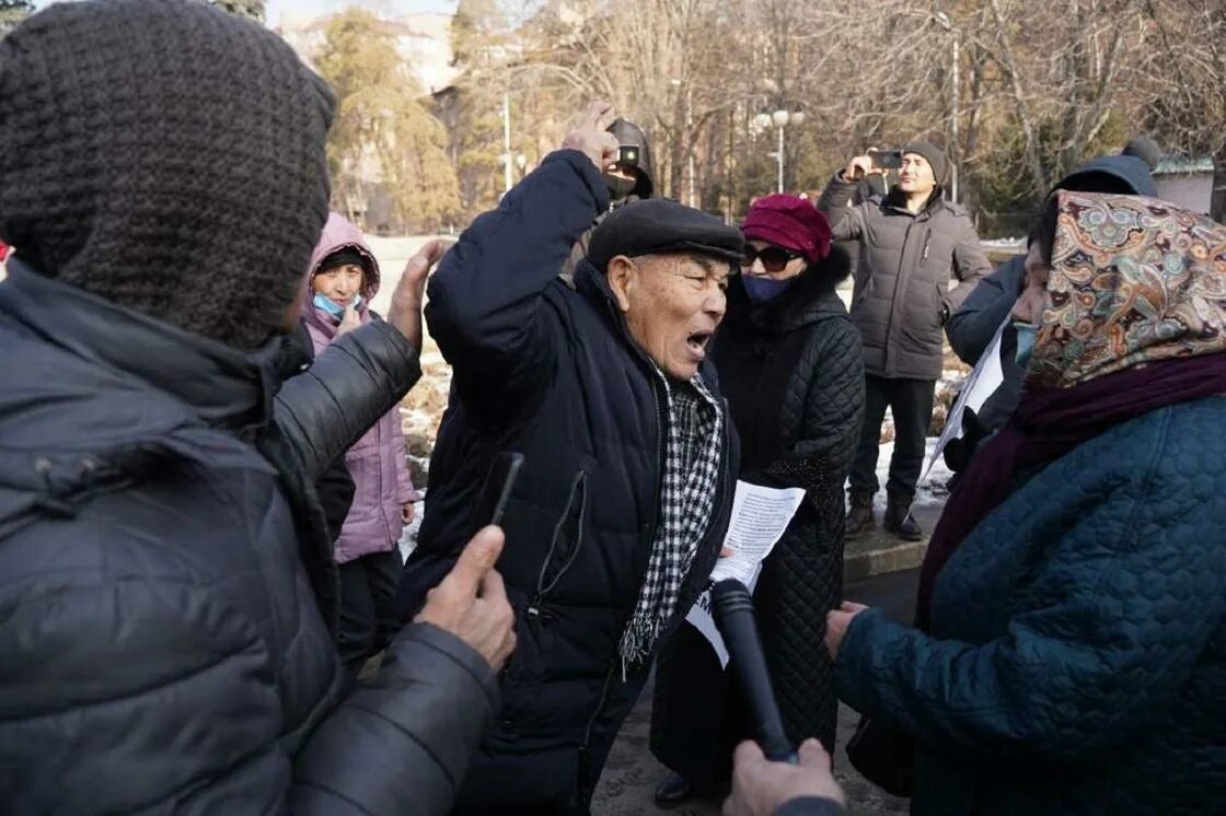 Алматы митинг. Мирный митинг. Митинг в Алматы сегодня. Мирный митинг фото. Митинг в алматы