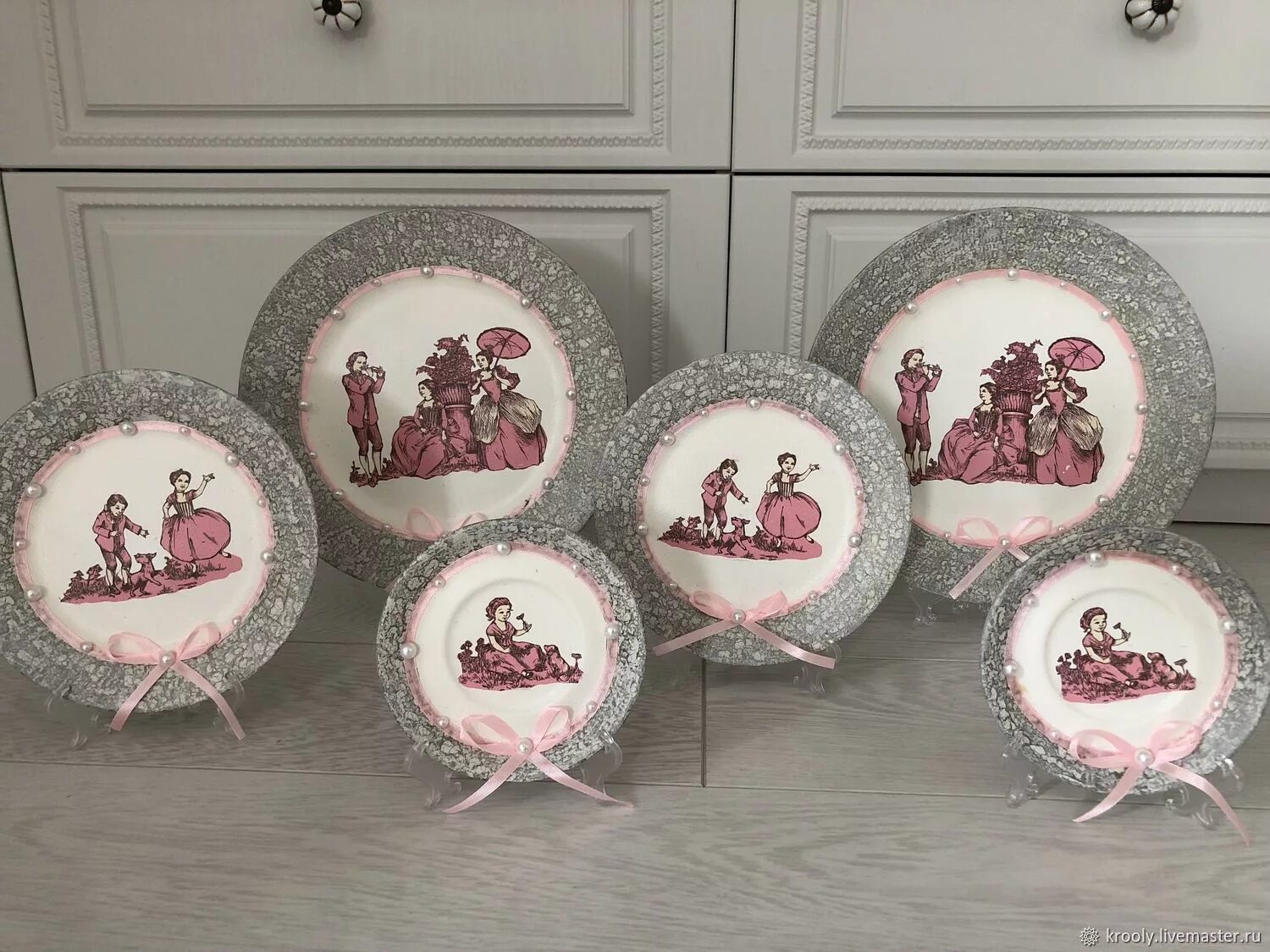 Тарелка брянск. Тарелка брянск. Брянск сувениры тарелки. Тарелка брянск. Астраханские сувениры.