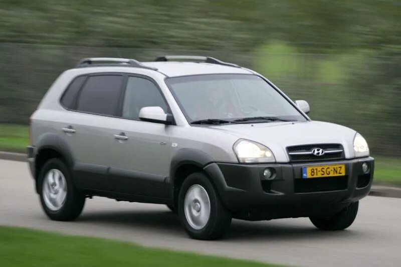 Hyundai tucson первого поколения. Хендай Туссан 2002. Хендай Туссан 1 поколения. Hyundai Tucson 2 поколение. Hyundai Tucson 2006.