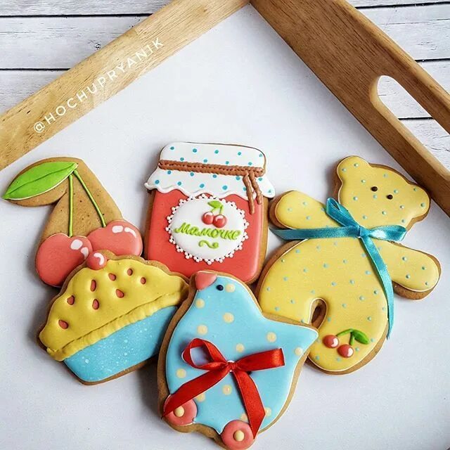 Кухня наизнанку пряники. Роспись имбирных пряников мастер класс. мастер класс по росписи имбирных пряников. пряничный мастер класс для детей. имбирные пряники мастер класс для детей.