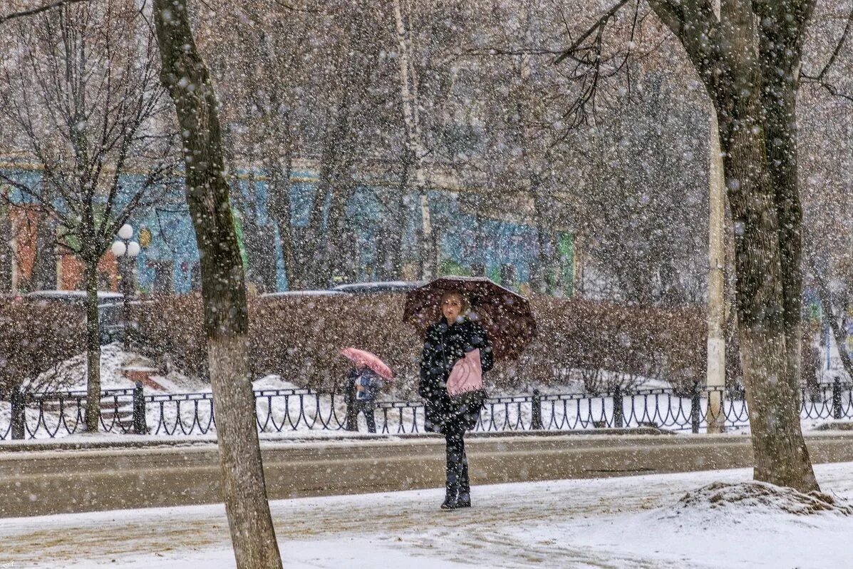 Воскресенье выпадет снег. Снег в марте. Март снегопад. Снегопад весной. Мартовский снегопад.