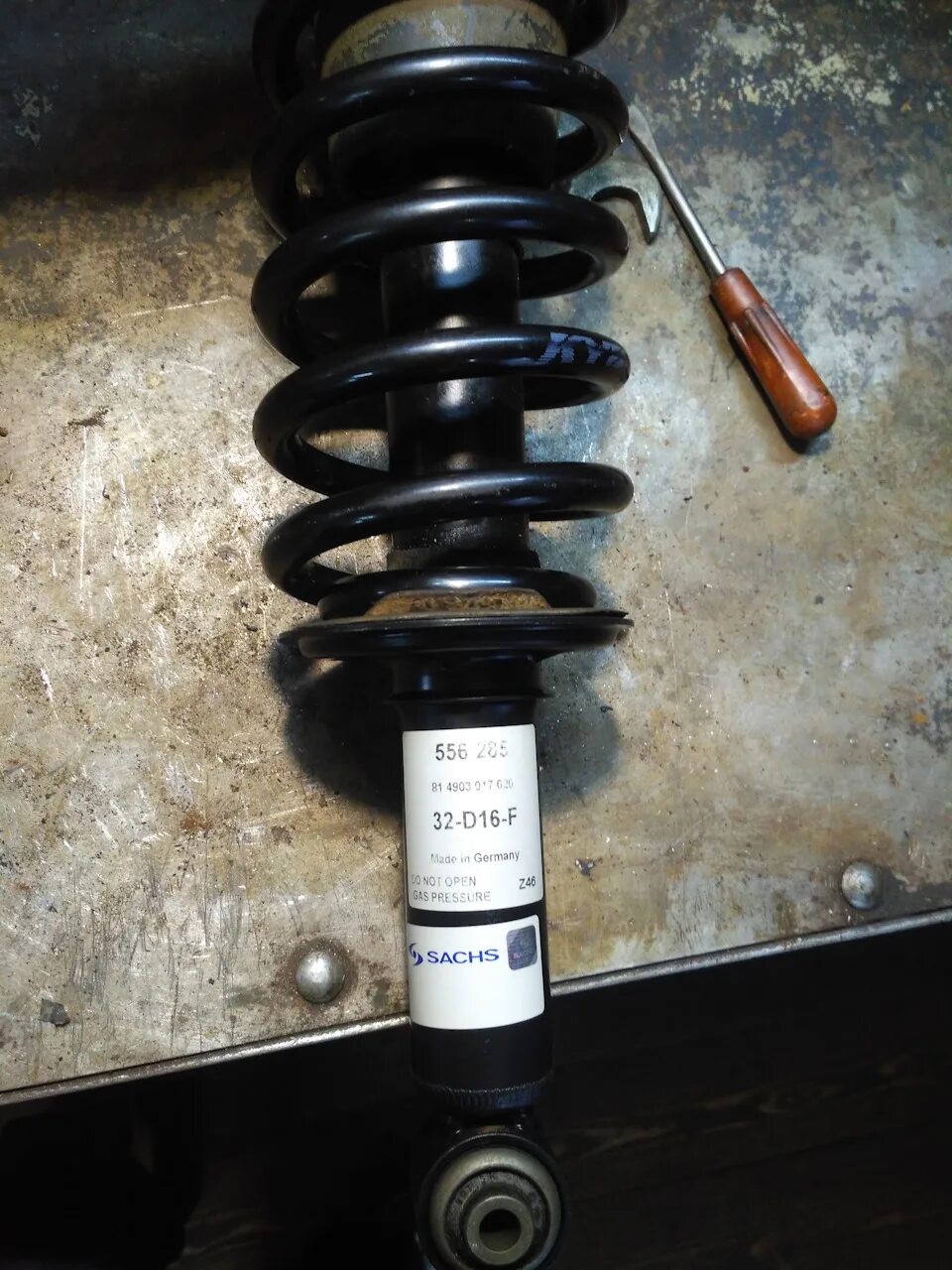 Задние стойки ауди а6 с5 кватро. Задний амортизатор а6 с5. Кардан w211 e320. Амортизатор передний ауди а6 с5. Задний амортизатор а6 с5.
