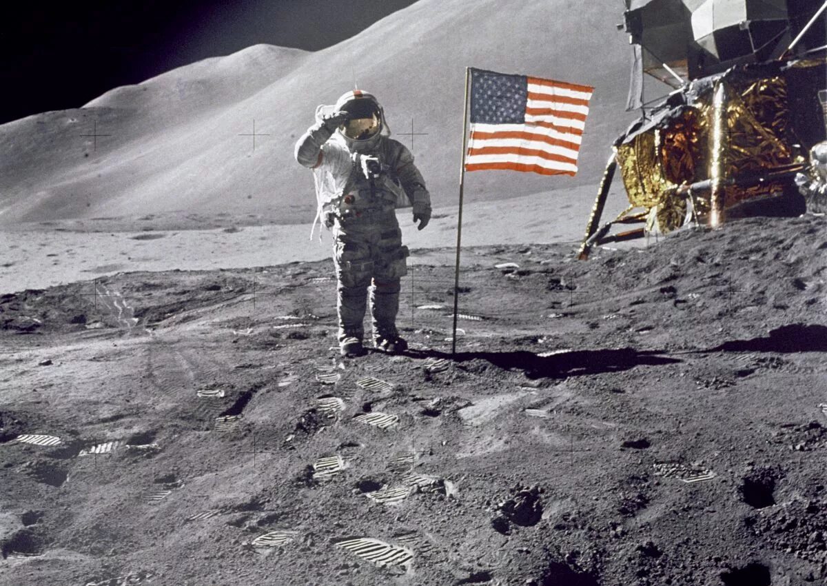 Юджин сернан на луне. Аполлон 11 нил армстронг. Американский астронавт нил армстронг. Аполлон 11 нил армстронг. Нил армстронг и эдвин олдрин.
