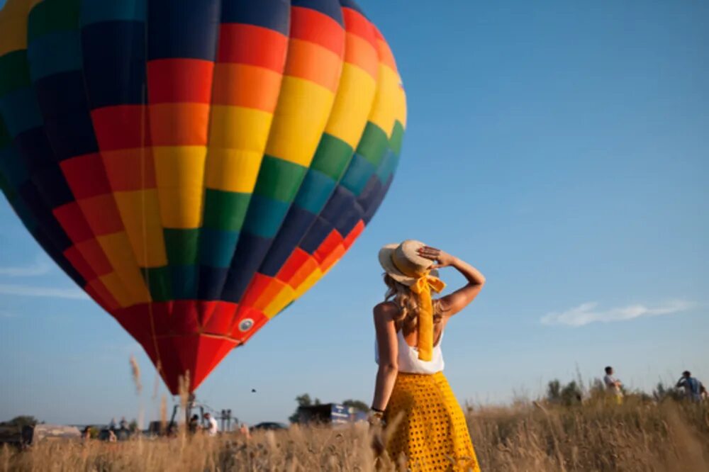 На воздушном шаре новосибирск. Воздушный шар. Воздушный шар “для девушки”. Фотосессия на воздушном шаре. На воздушном шаре.