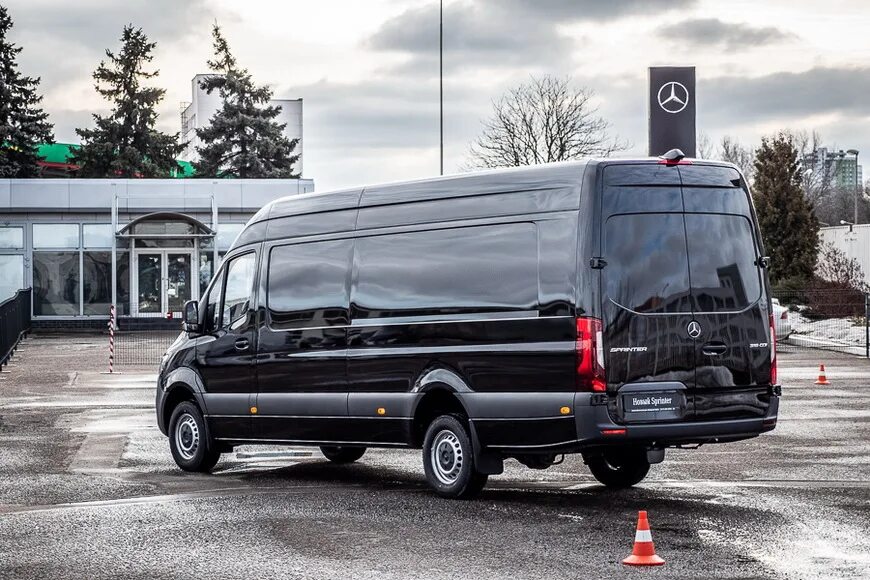 Купить мерседес спринтер новый. W907 Mercedes Sprinter. Mercedes Benz Sprinter 2022. Мерседес Спринтер 2022. Mercedes Benz Sprinter 907.