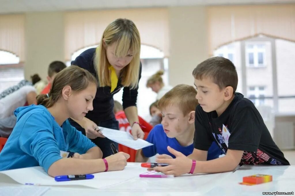 6 school life. Школа Рыбное интерната. Школа интернат. Госвеб Рыбновская школа-интернат. Проект Школьная жизнь.