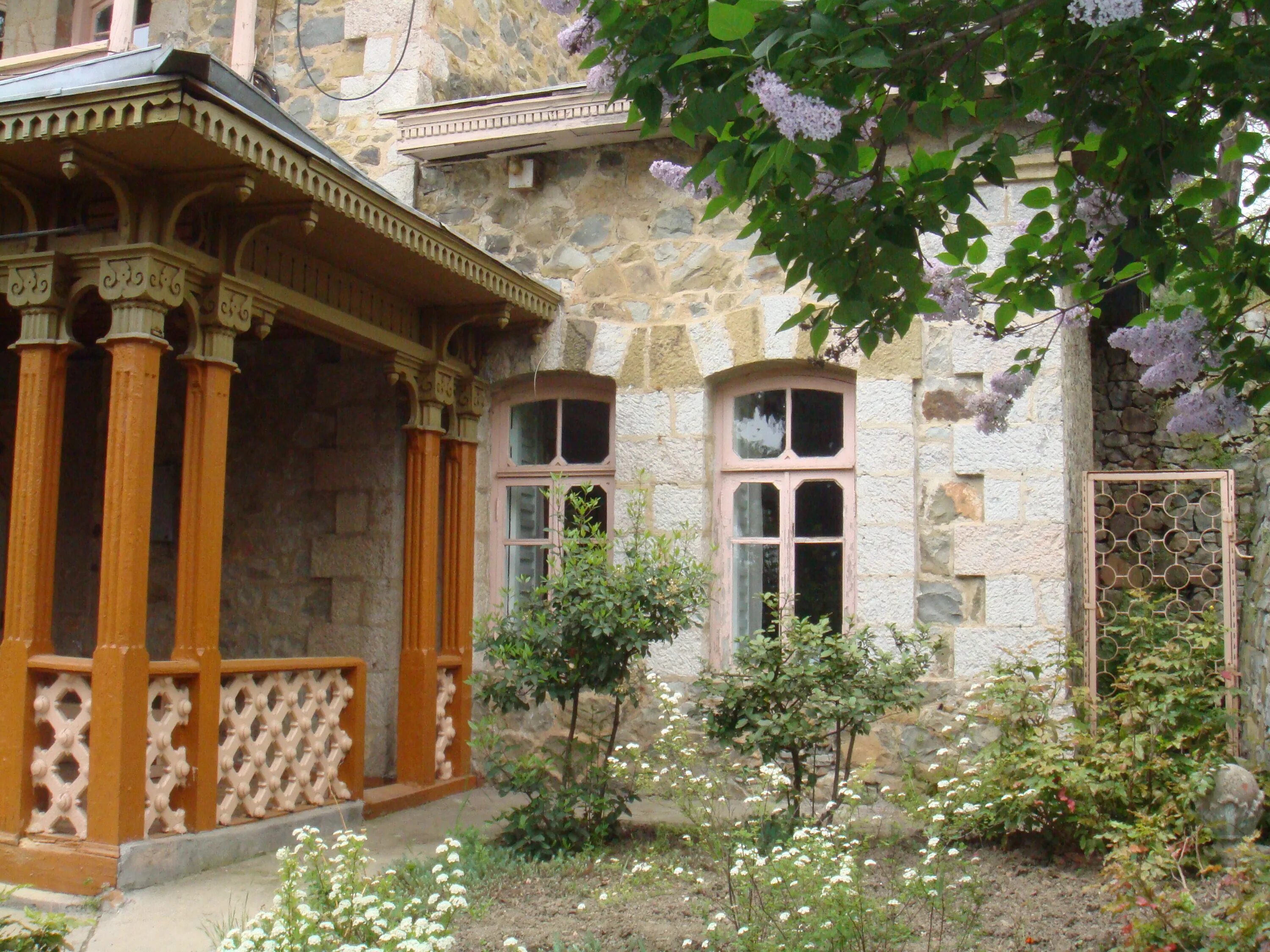 Дача бекетова. Дача бекетова в алуште. музей бекетова в алуште. музей усадьба бекетова в алуште. профессорский уголок музей бекетова.