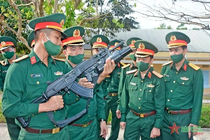 Солдат сша во вьетнаме с м 16. Армия вьетнама 180. Снаряжение армии северного вьетнама вьетконга. Вьетнамские солдаты вьетконг. Американский пулемет м60.