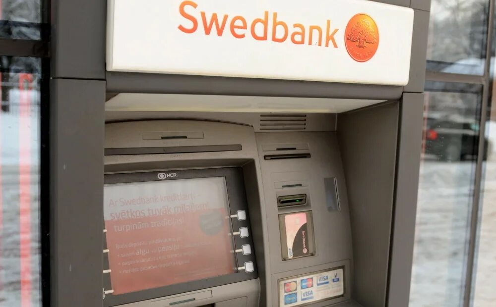 Swedbank lv. Банкомат Swedbank. Банкомат Шведбанк. Банки Латвии Swedbank. Литва Банкомат.