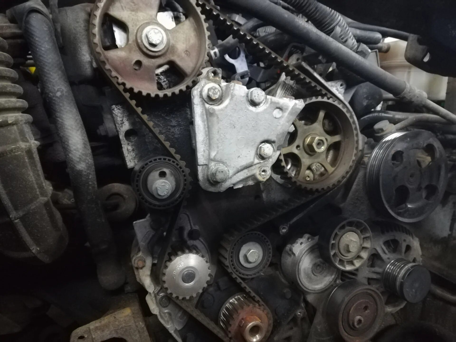 Метки грм на v6 h27a на suzuki xl-7. Замена грм на гранде. 6 g4cr грм. Грм 2. Газораспределительный механизм сузуки гранд витара 1.