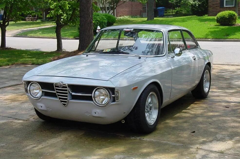 Alfa only plus. Alfa Romeo 105. Альфа Ромео 105 GTV. Alfa Romeo Junior 105. Альфа-Ромео 105 GTV 2л. Седан 1967 г..