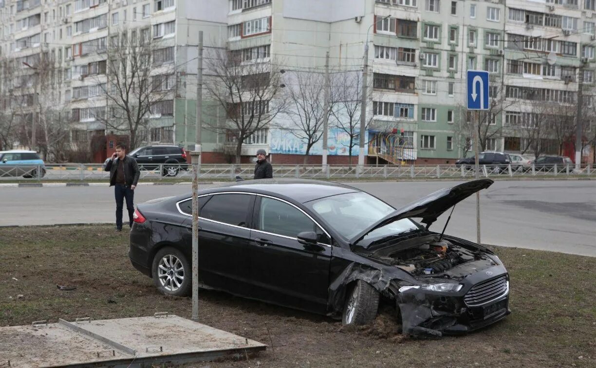 ДТП Тула сегодня Пролетарский район. Авария на Ложевой Тула сегодня.