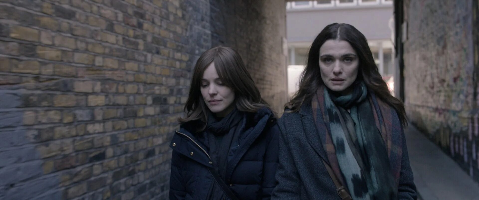 Злостное неповиновение. Rachel Weisz кадры Disobedience. 24.16 Disobedience.