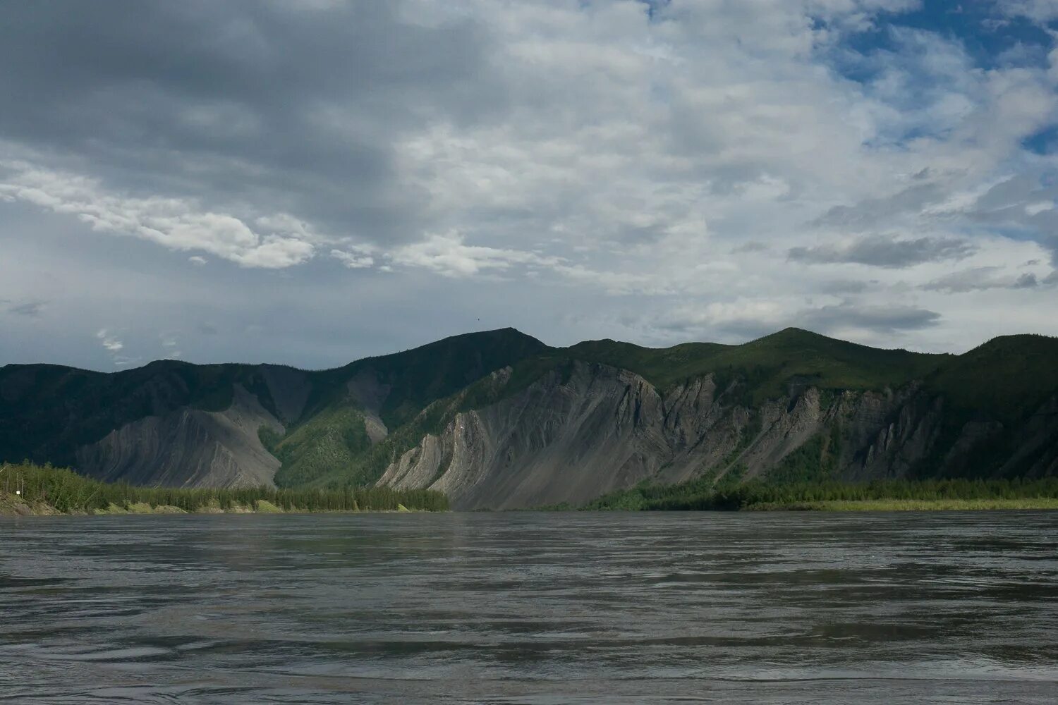 Река Индигирка. Река Индига. Северо Восточная Сибирь река Индигирка. Индигирка бассейн океана