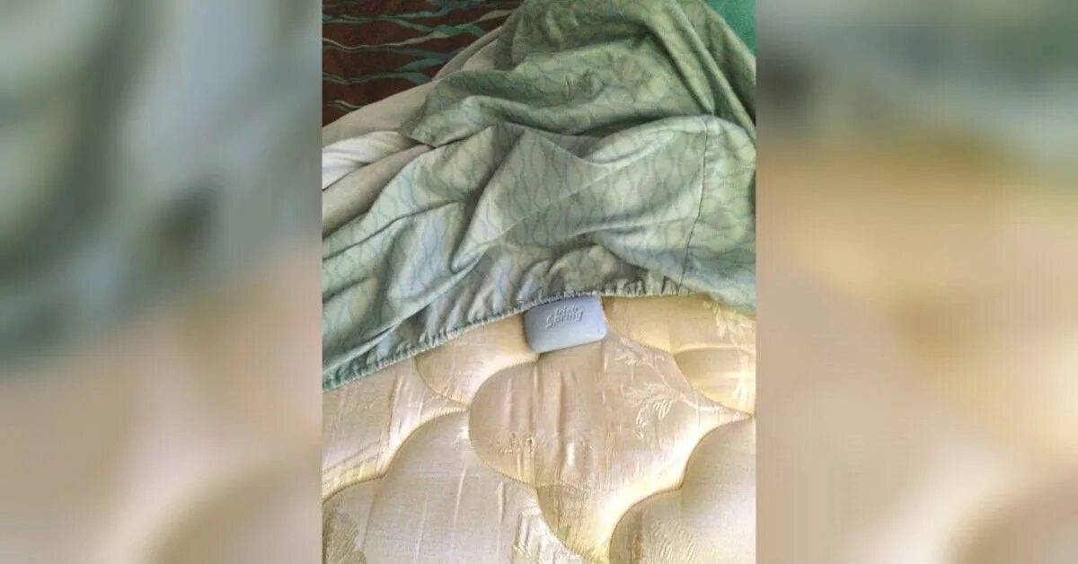 Зачем перед сном кладут мыло под подушку. Кусок мыла под простынь. Мыло под подушку. Мыло под простынь. Мыло под простынь.